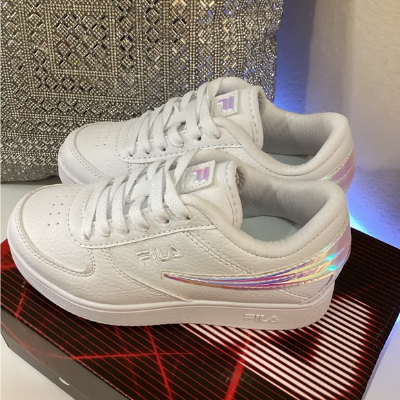 Fila white shoes size 13 for girls - Picture 3 of 8